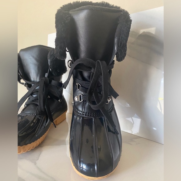 DV by Dolce Vita black duck boot size 8. No box - Picture 4 of 13